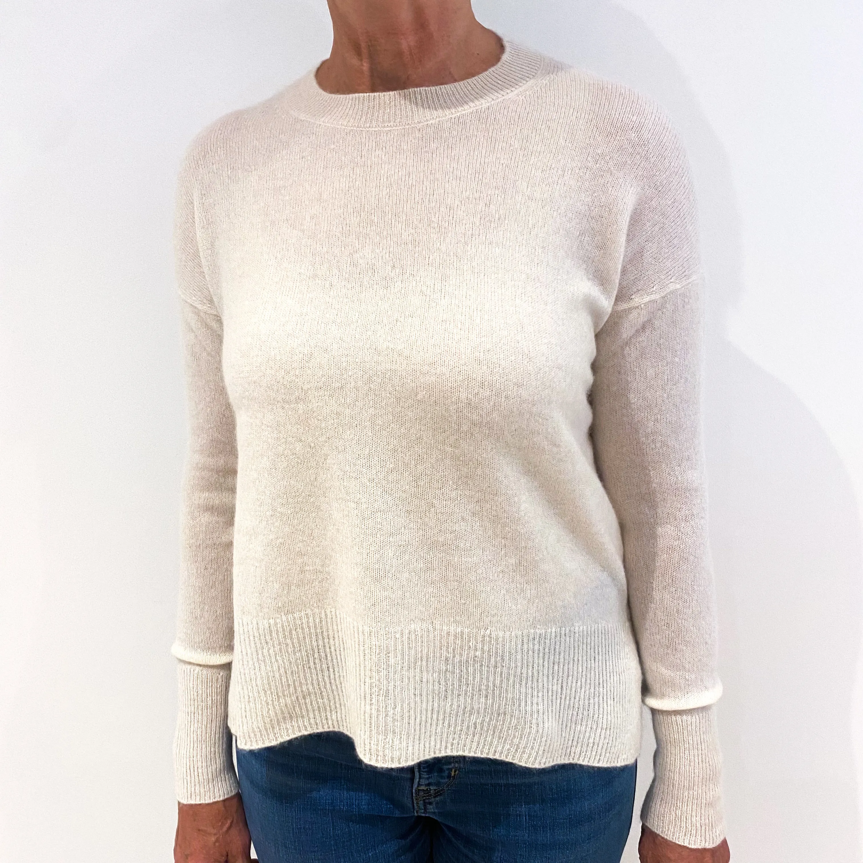 Cream Scooped Hem Cashmere Crew Neck Jumper Medium