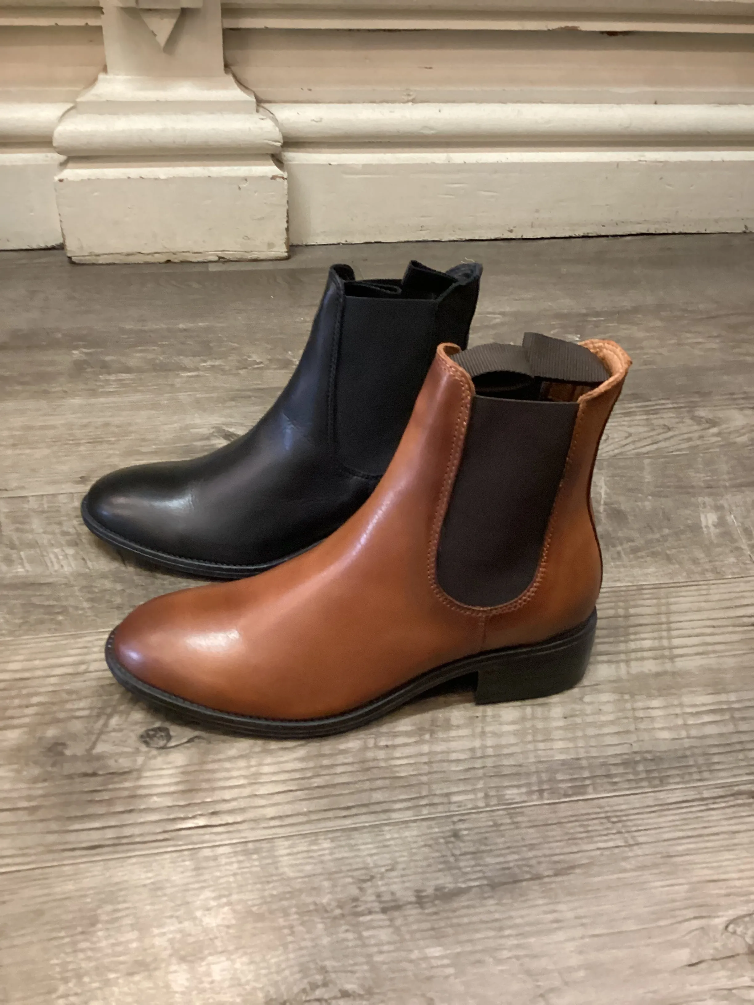 EOS Celina Black Side Elastic Boot