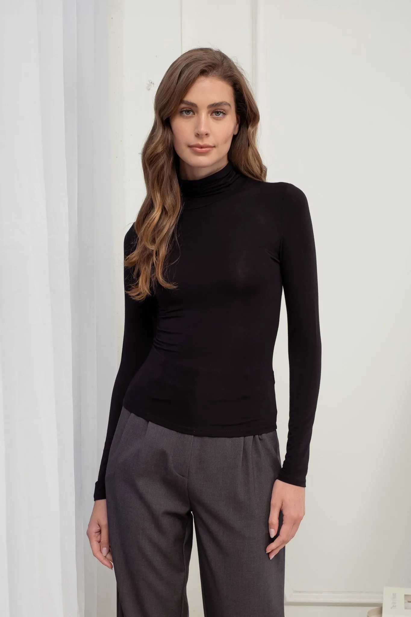 SOLID TURTLENECK LONG SLEEVE KNIT TOP
