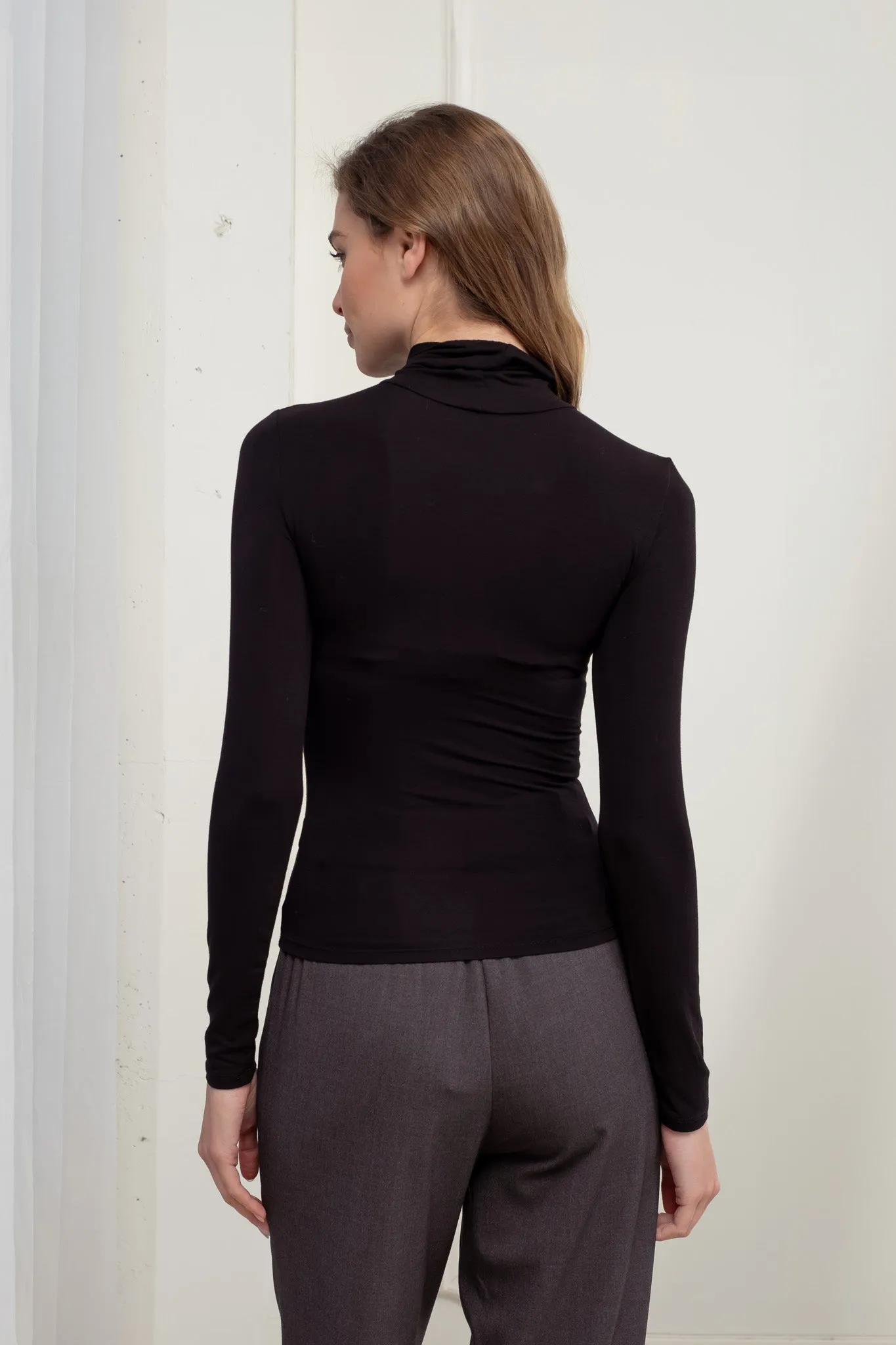 SOLID TURTLENECK LONG SLEEVE KNIT TOP